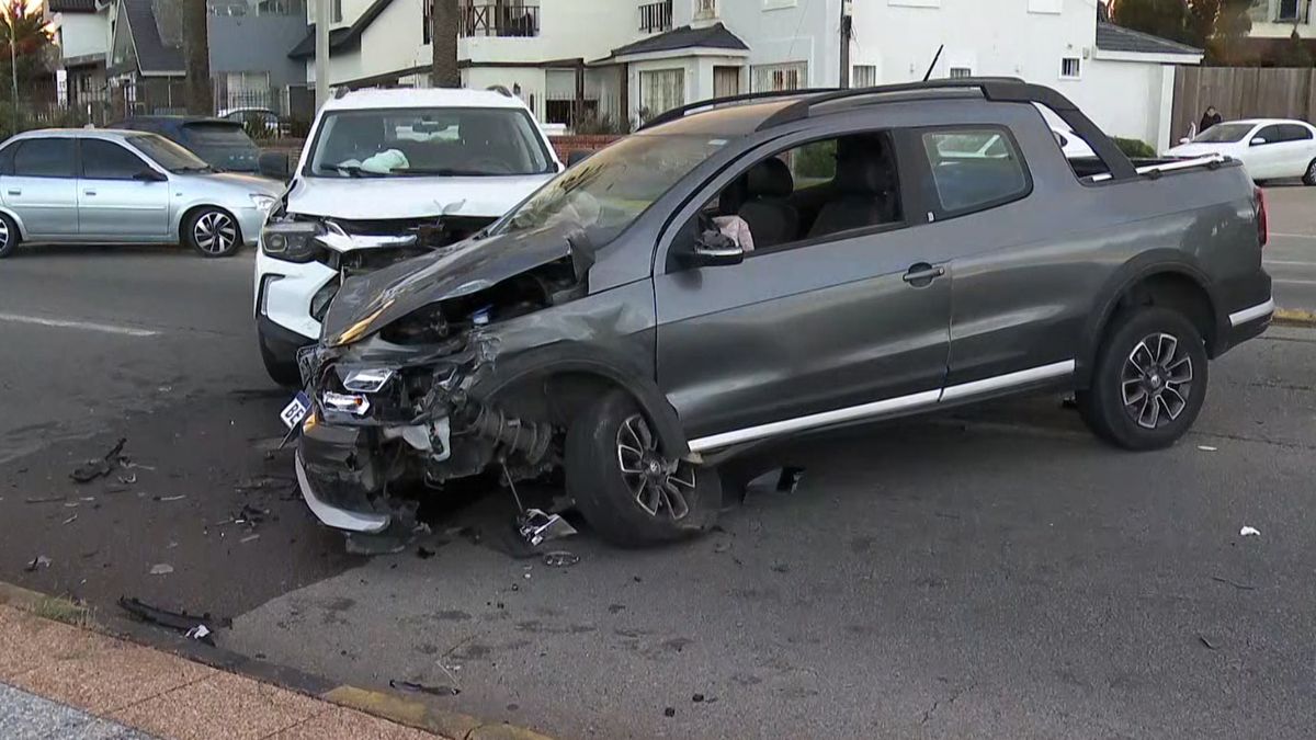 Triple choque en la rambla de Punta Gorda: hubo lesionados leves y hay desvío hacia el este