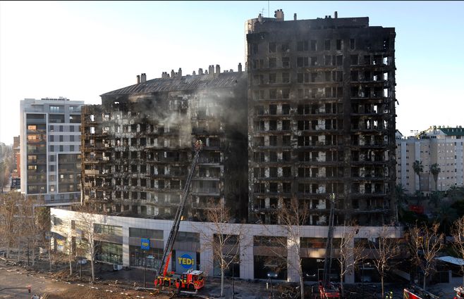 edificio-Valencia-incendio-AFP-viernes.jpg