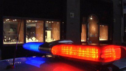 dos jovenes chilenos asaltaron una joyeria centrica y fueron detenidos