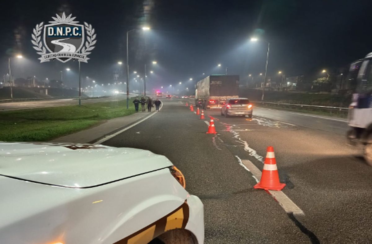 Peatón murió tras ser embestido por un motociclista en ruta 1, en Montevideo