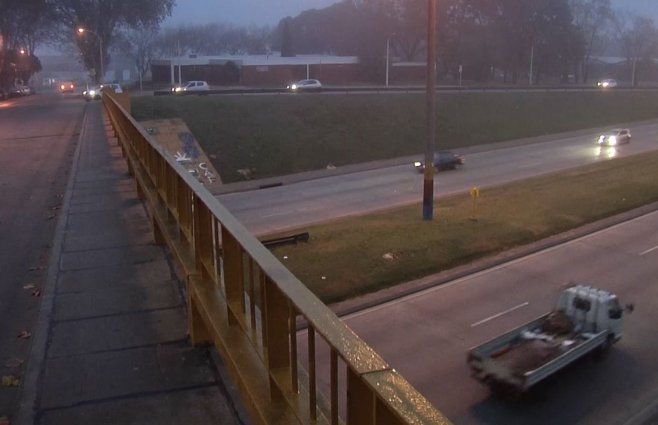 Foto: Puente Capurro, sobre ruta 1, en los accesos al Centro de Montevideo.