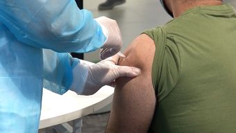 desde este jueves se reduce el tiempo de espera entre la tercera y cuarta dosis contra covid-19