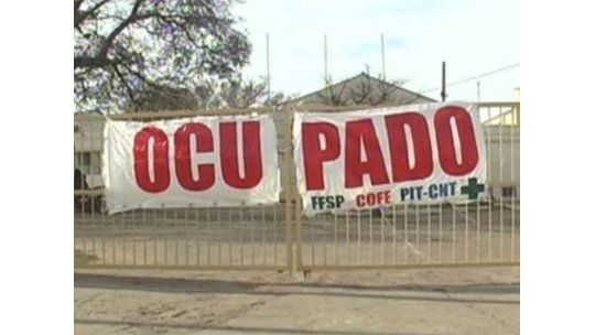 Funcionarios ocupan otro centro de salud este viernes