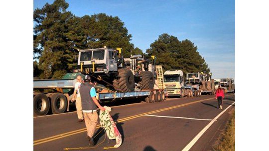 Liberan máquinas para Ancap trabadas por piqueteros argentinos