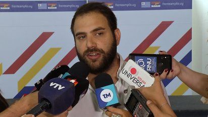 socialistas proponen a gonzalo civila como candidato a presidente del frente amplio