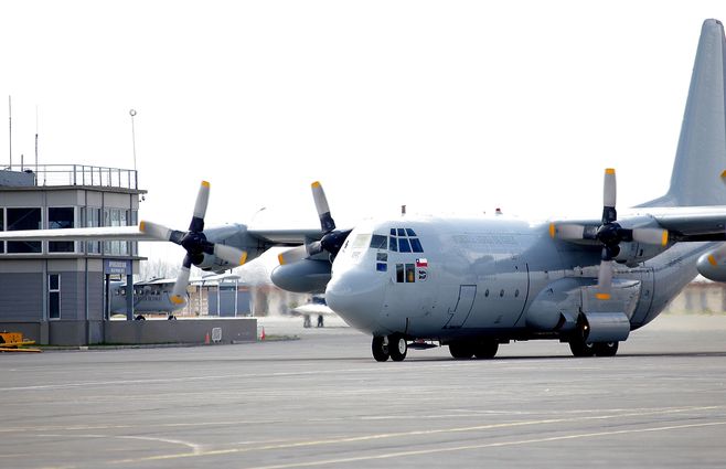 europapress-2539049-el-avion-hercules-c-130-de-la-fuerza-aerea-de-chile.jpeg