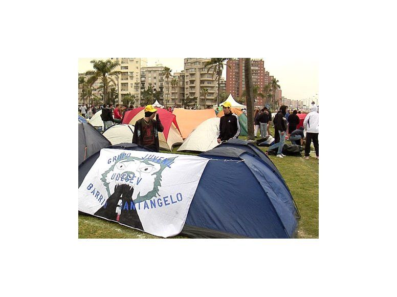 Más de 2.000 jóvenes acampan para debatir políticas públicas