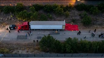 horrible tragedia en estados unidos: hallan 46 migrantes muertos en un camion