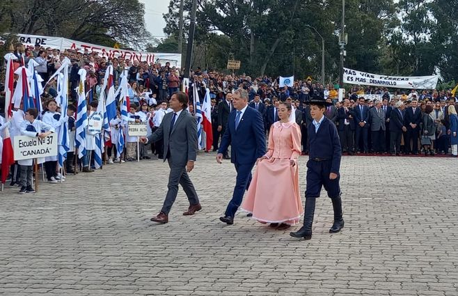 Lacalle Pou en Piedra Alta, Florida. Foto: Lorena Nachajón, periodista de Subrayado.