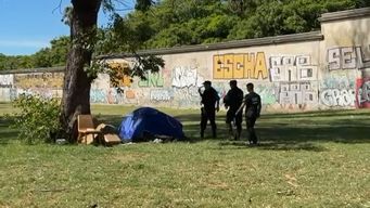policia traslado a 160 personas que viven en la calle y levanto 8 toneladas de residuos