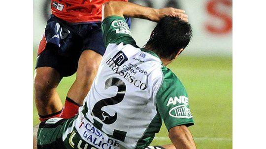 Racing venció a Fénix por 2 a 0 en el Parque Capurro