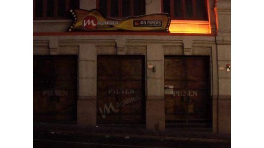 Dos heridos de bala en puerta de un boliche	de Ciudad Vieja