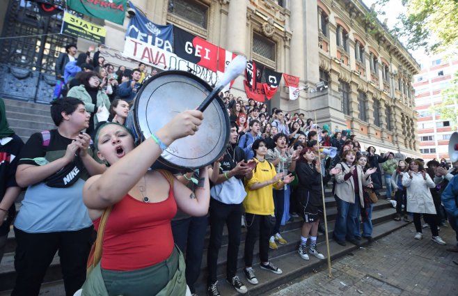 Foto: FocoUy. Movilización en el IAVA este jueves.