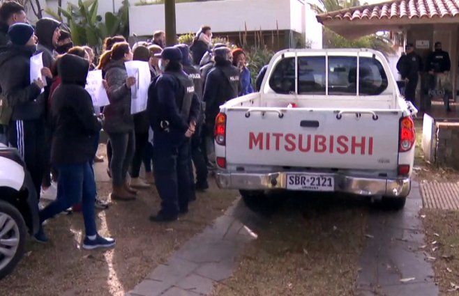 Ingreso del agresor a la Fiscalía, en Atlántida, pasadas las 10:30 horas.