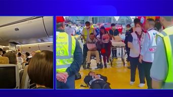 una persona muerta y varias heridas por fuertes turbulencias en vuelo de singapore airlines