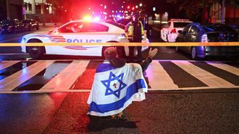 El lugar donde fueron asesinados los dos funcionarios de la embajada de Israel en Washington, Estados Unidos. Foto: AFP