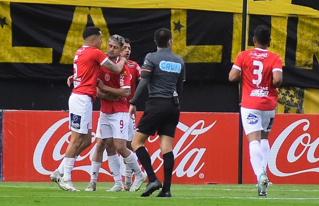 peñarol rentistas dante fernandez foco uy (11).jpeg