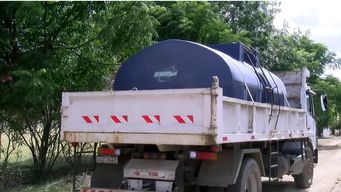 cecoed de canelones y ose reparten agua 180 familias de zonas rurales ante deficit hidrico