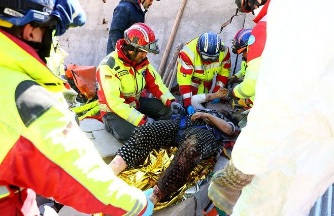 Terremoto-rescate-mujer-Turquía-AFP.jpg