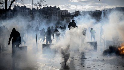 incendios y saqueos en francia en protestas de los chalecos amarillos