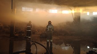 se incendio deposito de 3 mil metros cuadrados de empresa de aires acondicionados