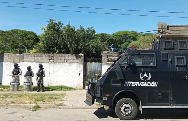 Foto: Subrayado. La Policía realiza allanamiento este lunes en Ituzaingó.