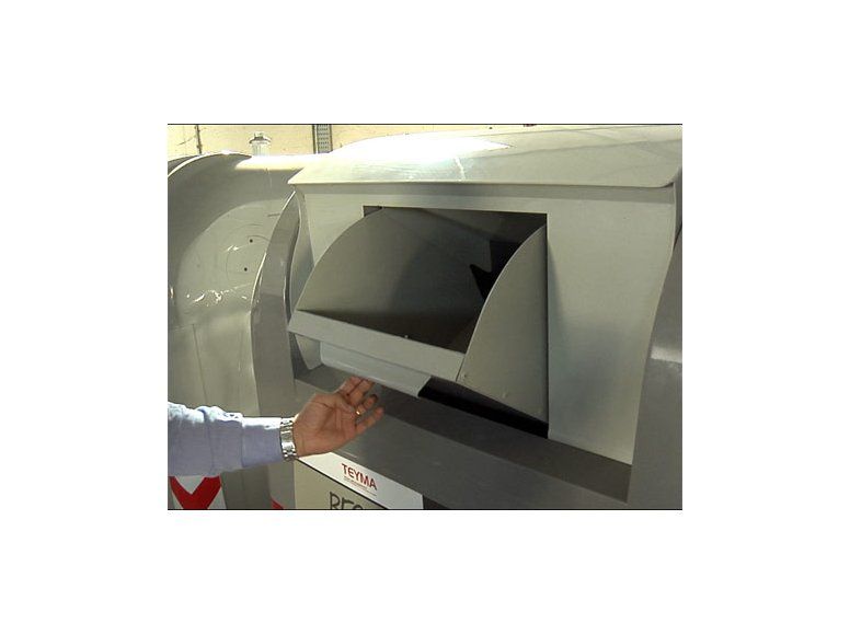 Instalan contenedores de los que no se puede sacar la basura