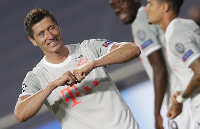 Robert Lewandowski le convierte a Barcelona. El partido ya estaba sentenciado a favor de Bayern por goleada