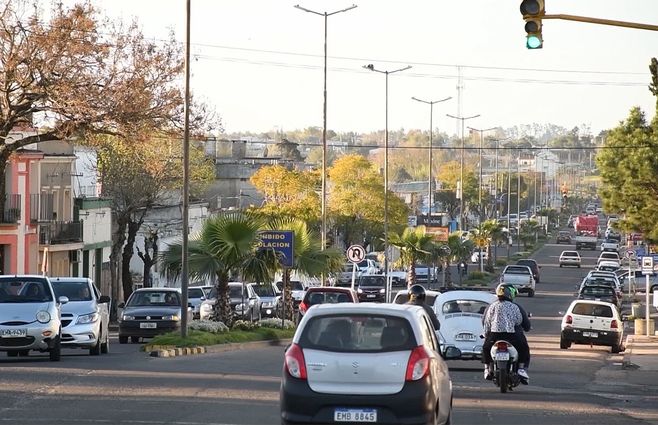 melo-transito-calle-autos-frontera