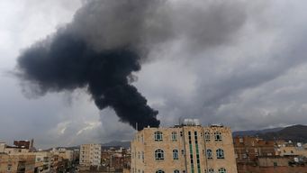 al menos dos muertos en yemen por un bombardeo israeli contra los rebeldes huties