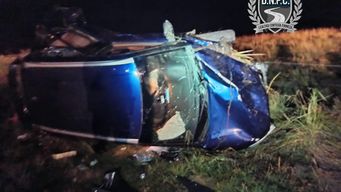 El accidente ocurrió por un despiste en el kilómetro 300 de la ruta 8. El accidente ocurrió por un despiste en el kilómetro 300 de la ruta 8.