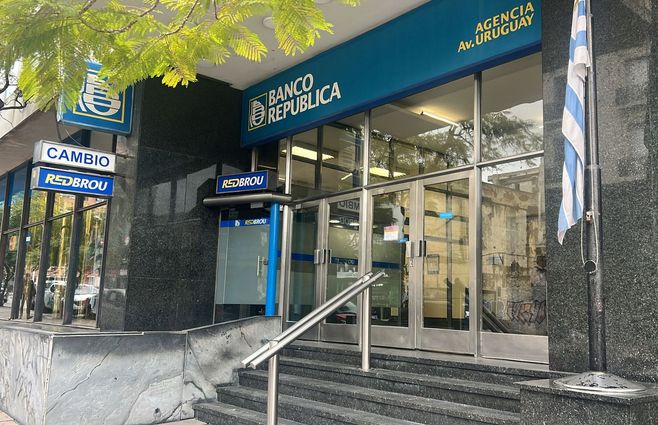 brou-banco-republica-avenida-uruguay-y-julio-herrera-y-obes-centro