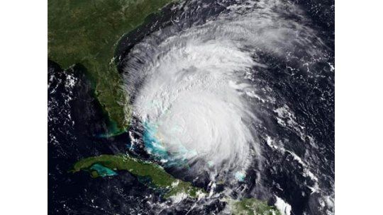 Nueva York y Nueva Jersey declaran emergencia por huracán Irene