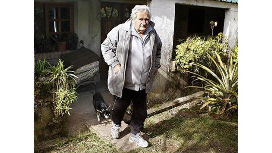 Mujica solo a Cuba por logística no y por salud según Cancillería