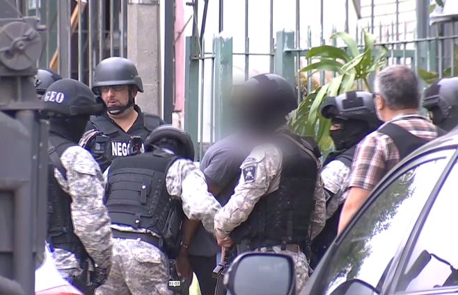 policía-negociador-guato.jpg
