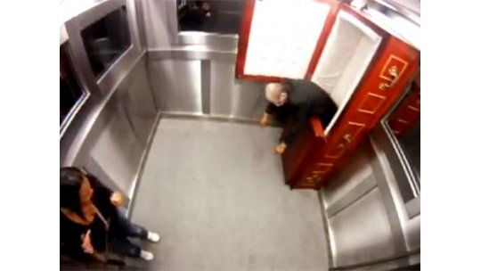 La terrible broma del ascensor ya tiene su segunda parte
