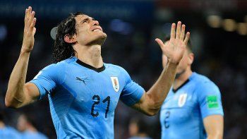 Edinson Cavani lesionado quedó afuera del plantel y se perderá la China Cup
