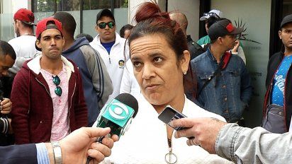 cubanos protestaron en cancilleria por cedula y permiso de trabajo