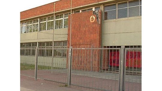 Liceo 57 de paro: reclaman portero y extensión del servicio 222
