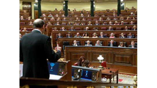 Parlamento español aprobó medidas de recorte presupuestal