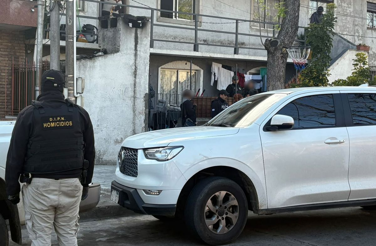 Mataron a un hombre de 32 años en Parque Batlle: bajó del auto, discutió con otro y lo balearon