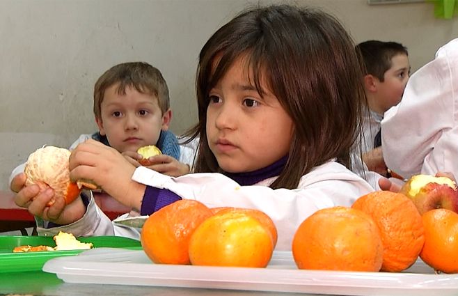 niños-escuela-merienda-saludable-escuela.jpg