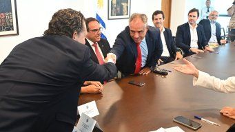 Gobierno y consorcio privado firmaron contrato por el proyecto Arazatí. Foto: FocoUy