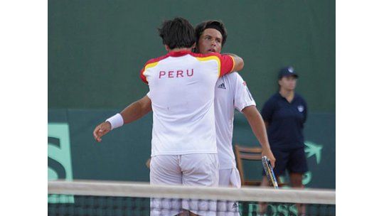 Perú ganó el partido de dobles y puso la serie 2 a 1