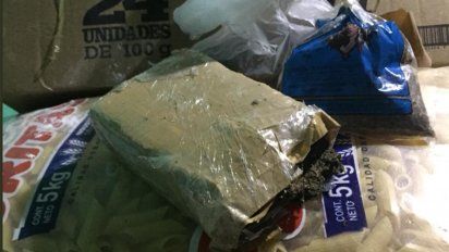 siete detenidos en cerro norte: incautaron armas y drogas