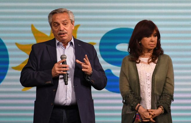 La surnas ya se expresaron en las PASO: Alberto explica la derrota y Cristina escucha con cara de preocupación