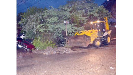 Tormenta inesperada voló techos y anegó gran parte de Salto