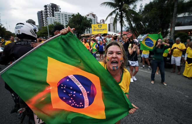 BOLSONARO SUPPORTER BRASIL AFP.jpg