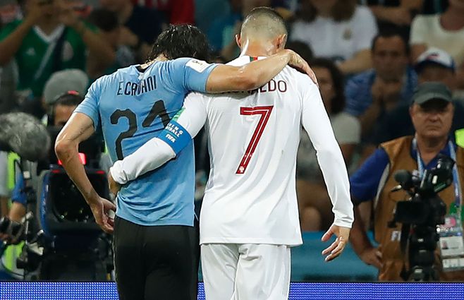 Las dos estrellas se cruzaron en el Mundial. En ese partido brilló el uruguayo y el portugués se fue a casa.