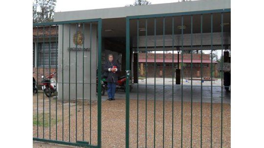 Directora liceal destituida: acoso, alcohol y manejo fraudulento